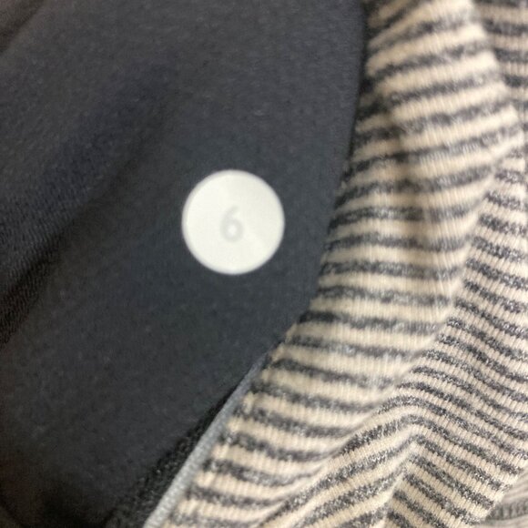 Lululemon Star Runner Womens 6 Black Gray Tonka Stripe Reflective Sleeve Accent - Picture 3 of 12